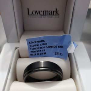 Men's wedding band.
